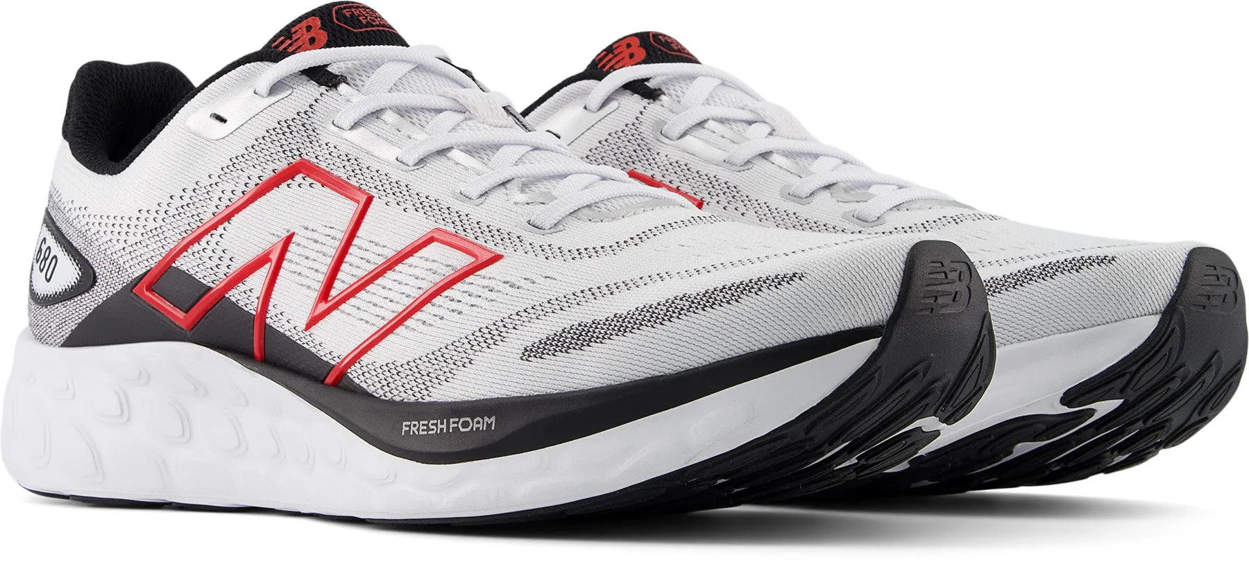 680 V8 Men's Running Shoes (Width D)