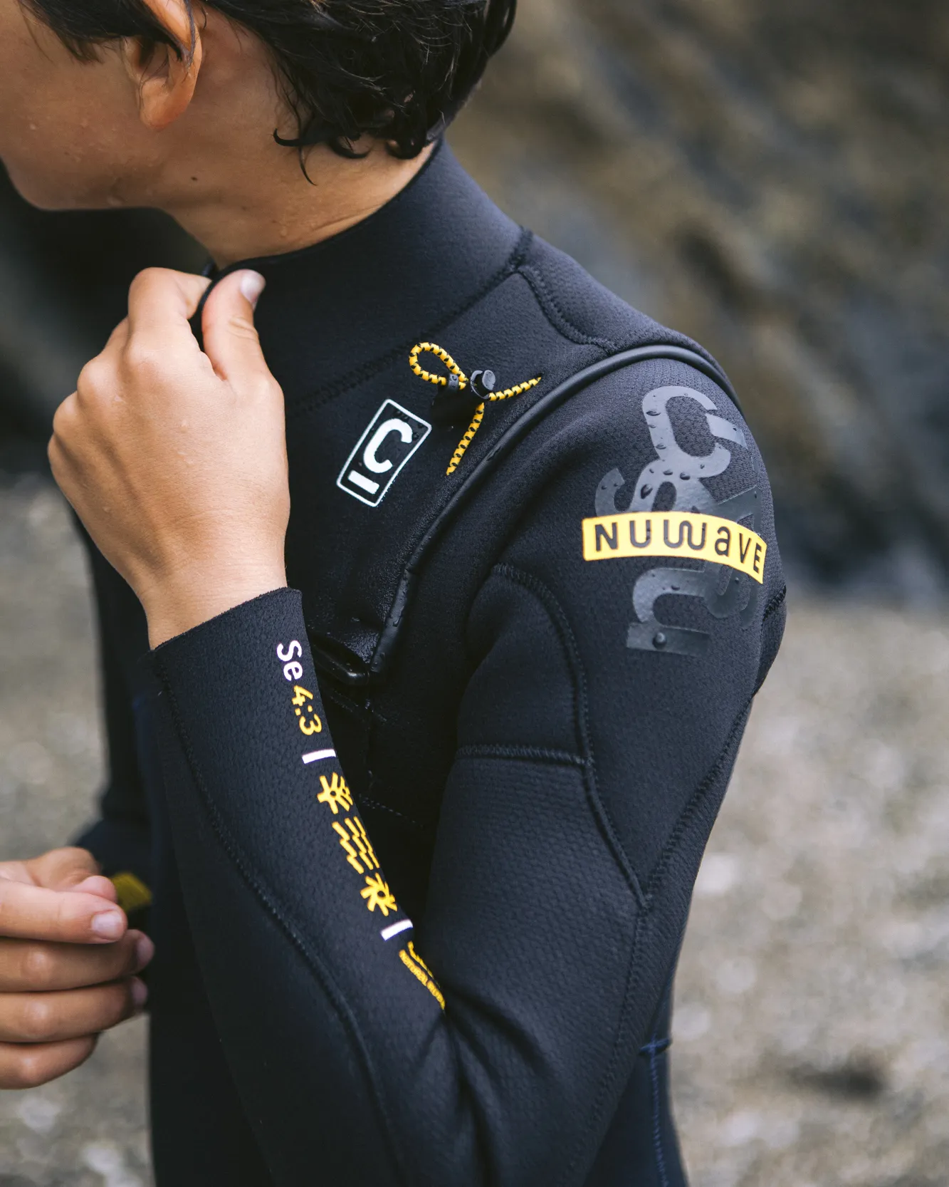 Boys NuWave Session 4/3mm Chest Zip Wetsuit in Bluestone, Meteor X & Saffron