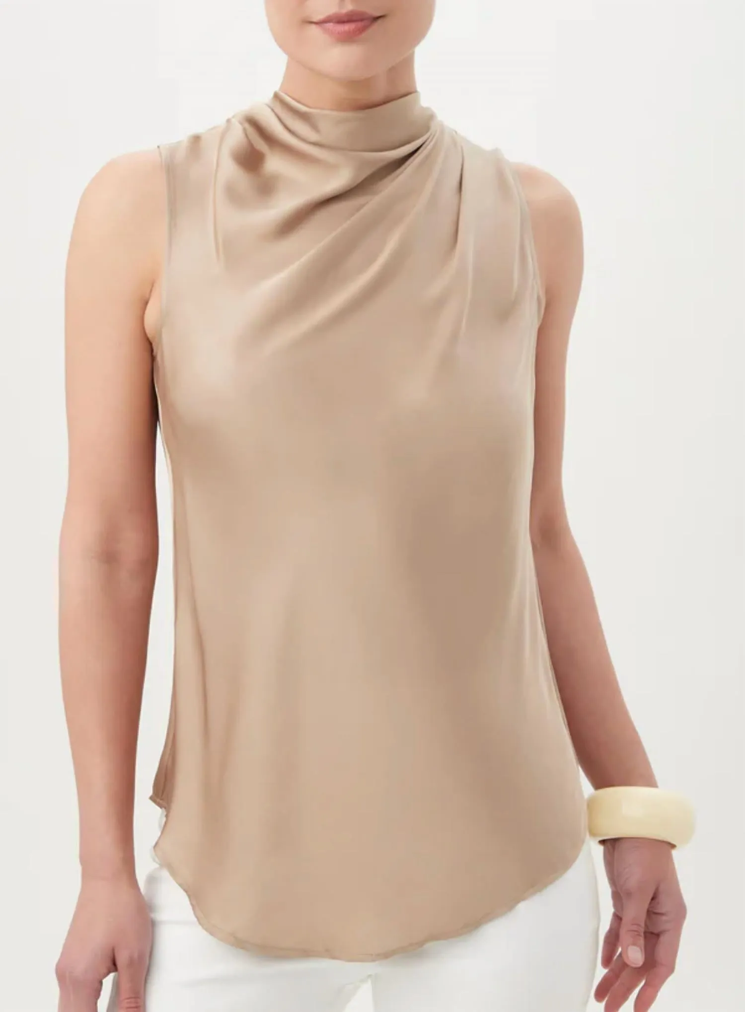 Lenaya In Gold
