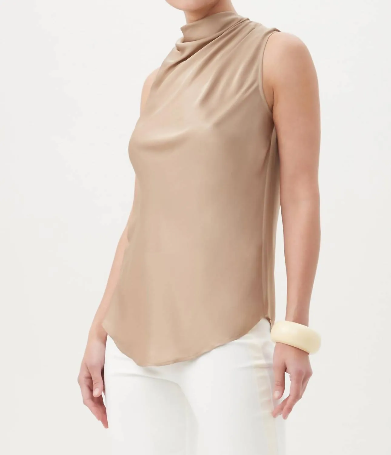 Lenaya In Gold