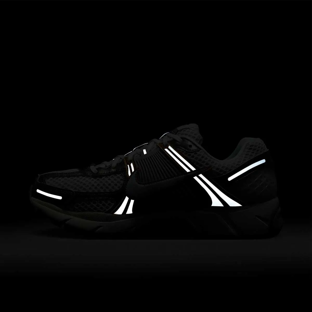 Zoom Vomero 5 'Platinum Tint'